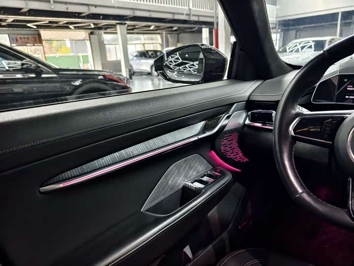 Фото 9 - Zeekr 001