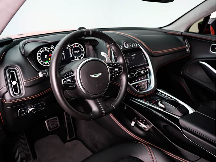 Фото 9 - Aston Martin DBX