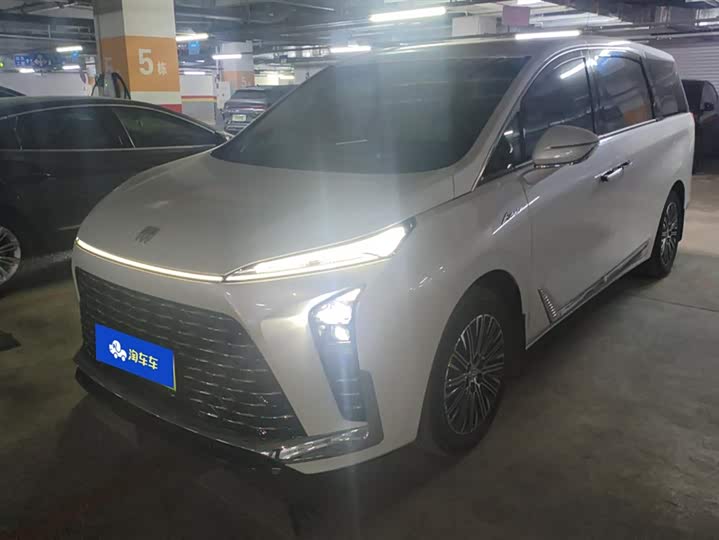 Фото 1 - Buick GL8 Hybrid