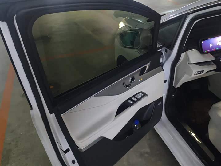 Фото 7 - Buick GL8 Hybrid