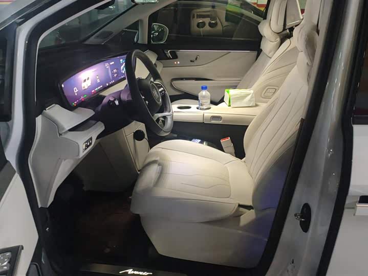 Фото 9 - Buick GL8 Hybrid