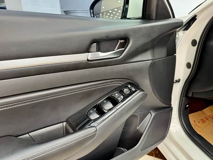 Фото 9 - Nissan Teana