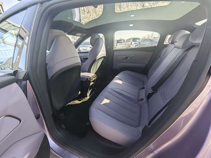 Фото 8 - Changan Deepal L06