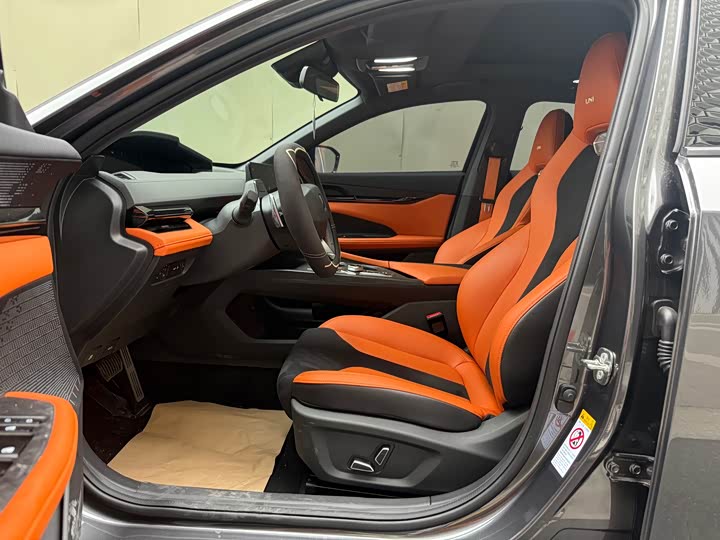 Фото 5 - Changan UNI-V