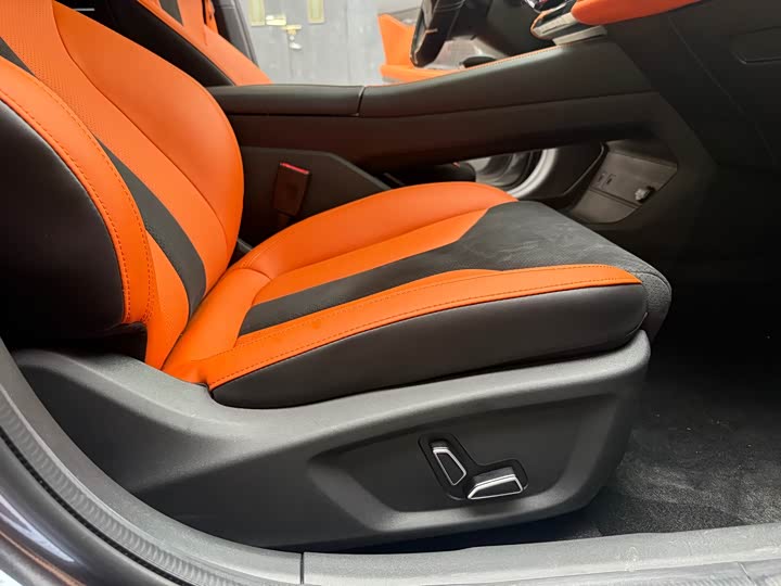 Фото 8 - Changan UNI-V