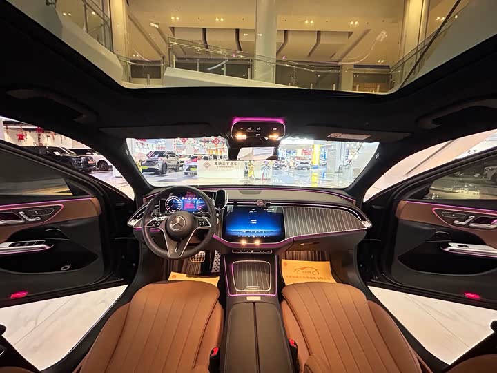 Фото 5 - Mercedes-Benz E-Class