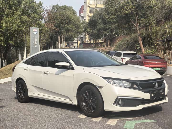 Фото 3 - Honda Civic