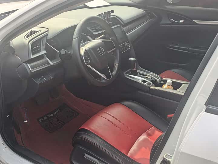 Фото 4 - Honda Civic