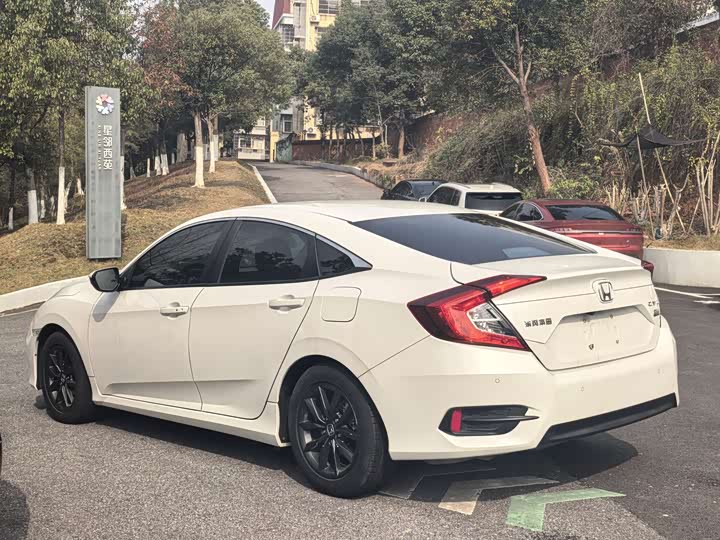 Фото 7 - Honda Civic