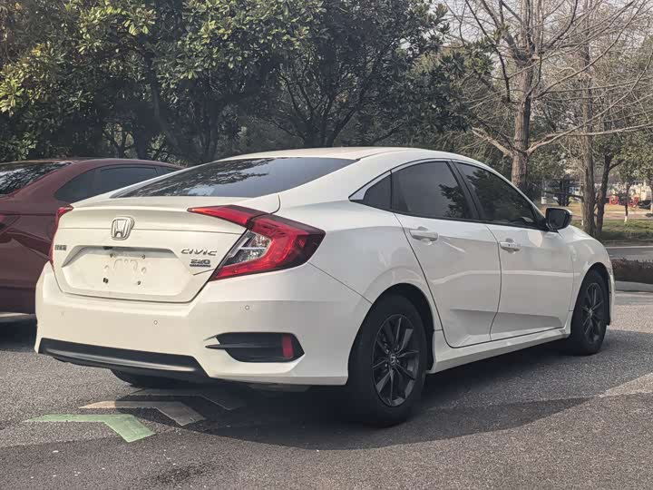 Фото 9 - Honda Civic