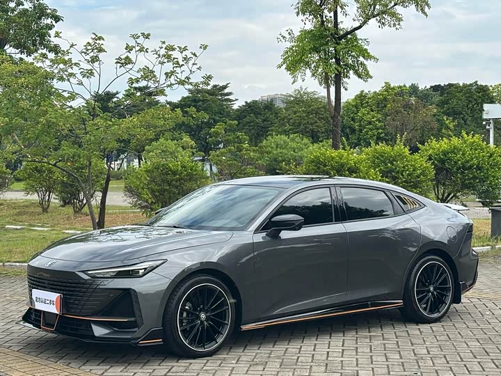 Фото 1 - Changan UNI-V