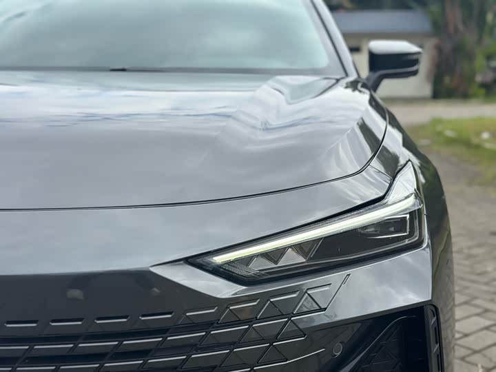 Фото 4 - Changan UNI-V