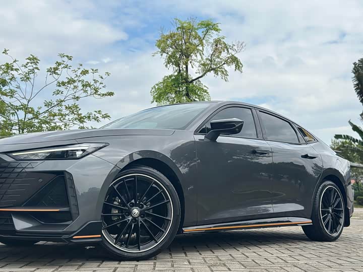 Фото 6 - Changan UNI-V