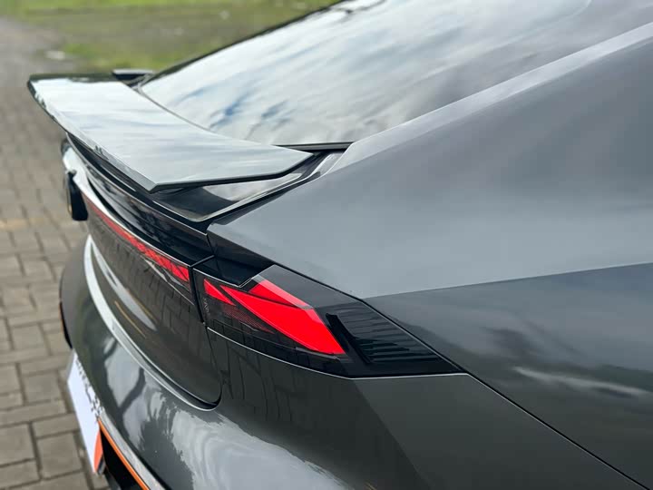 Фото 8 - Changan UNI-V