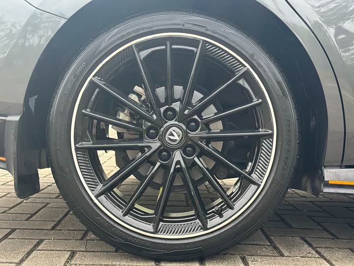 Фото 9 - Changan UNI-V