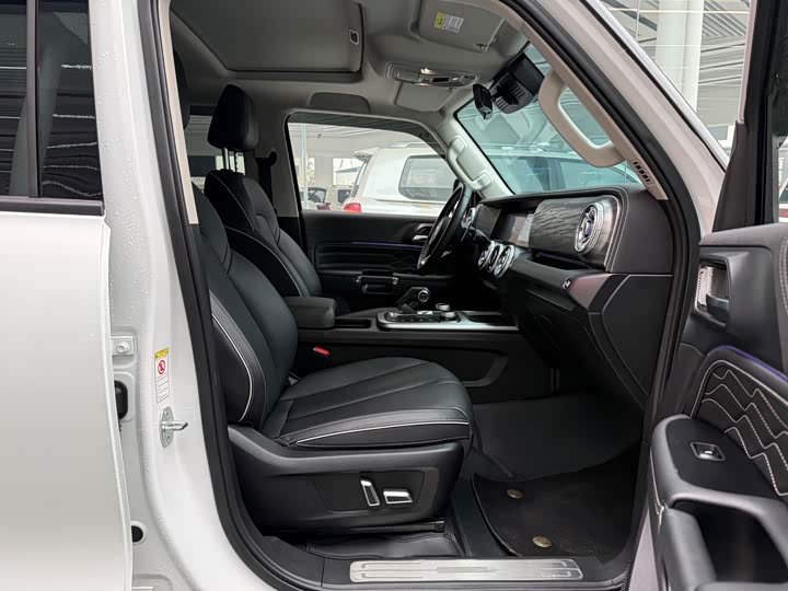 Фото 9 - Tank 300