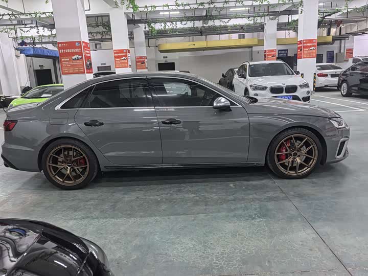 Фото 4 - Audi S4