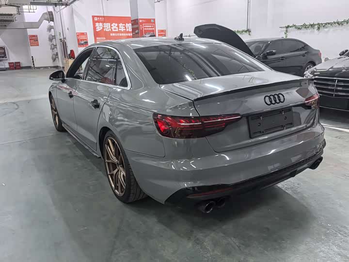 Фото 5 - Audi S4