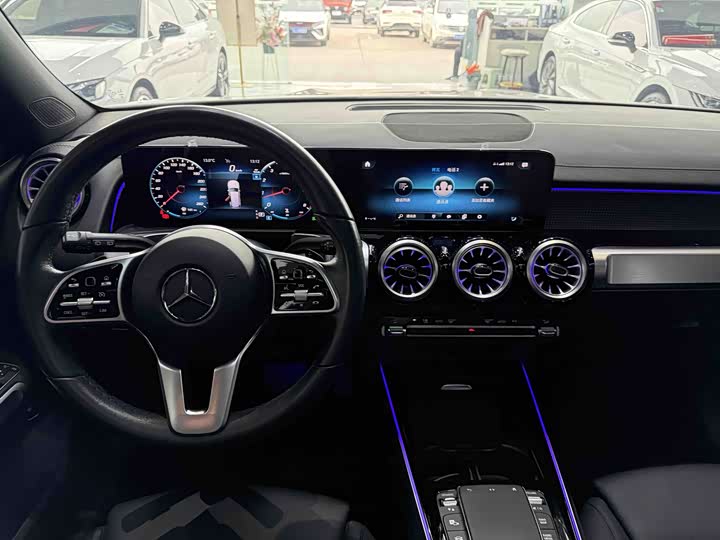 Фото 8 - Mercedes-Benz GLB-Class