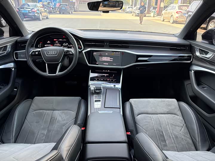 Фото 7 - Audi A6L