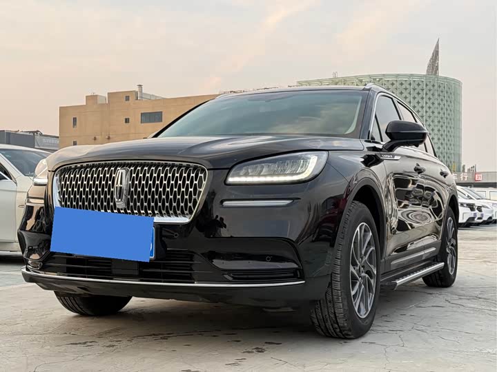 Фото 1 - Lincoln Corsair