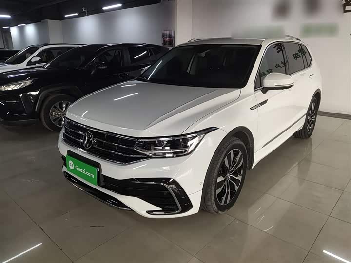Фото 2 - Volkswagen Tiguan L Pro