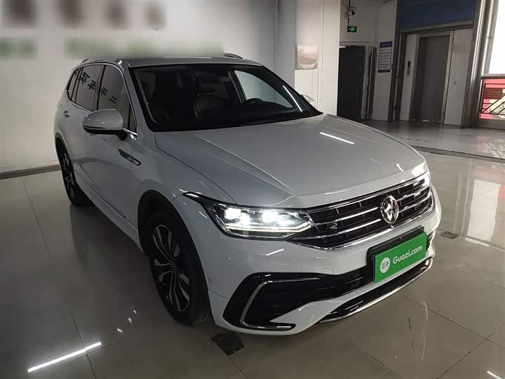 Фото 4 - Volkswagen Tiguan L Pro