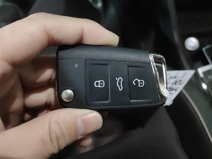 Фото 9 - Volkswagen Tiguan L Pro