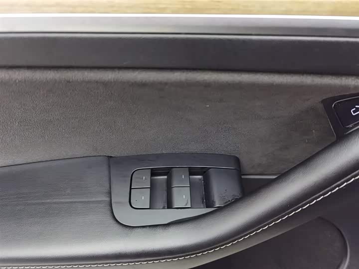 Фото 9 - Tesla Model Y