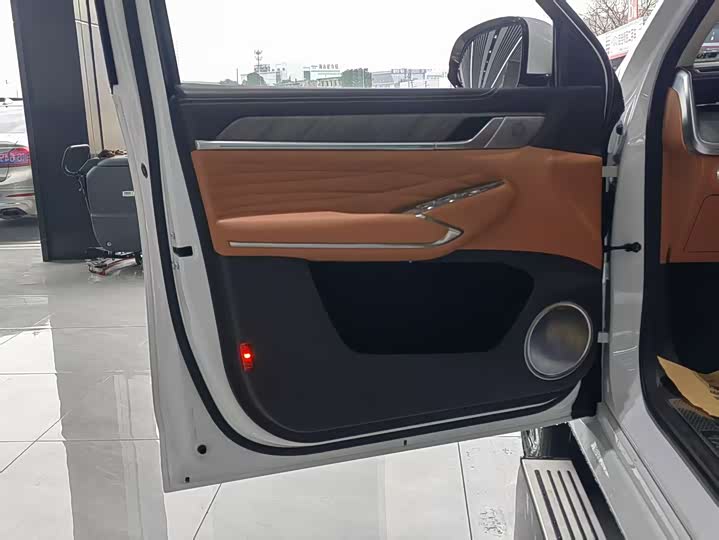 Фото 9 - Tank 500