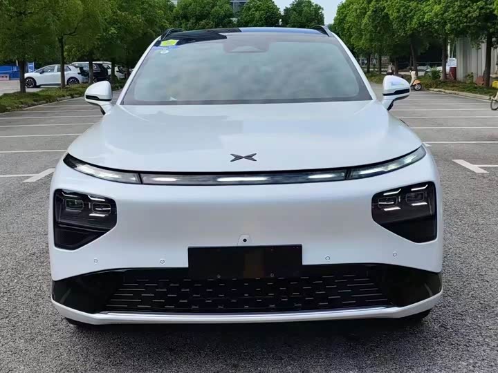 Фото 2 - XPeng G9