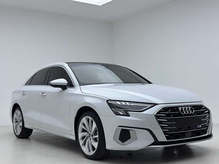 Фото 2 - Audi A3