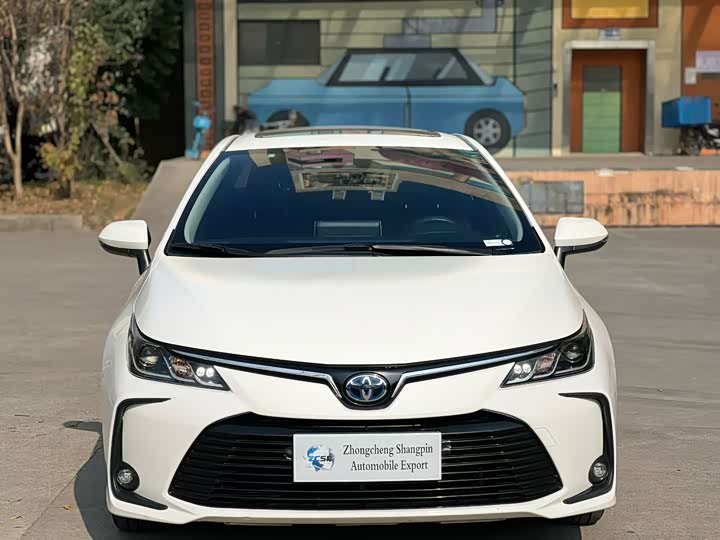 Фото 2 - Toyota Corolla