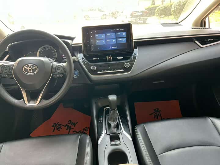 Фото 5 - Toyota Corolla