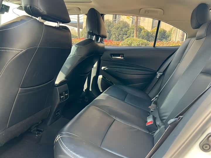 Фото 6 - Toyota Corolla