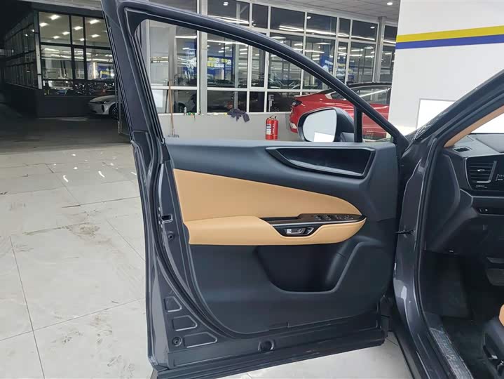 Фото 7 - Lexus NX