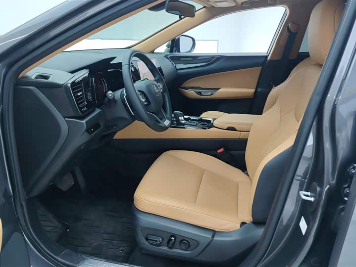 Фото 9 - Lexus NX