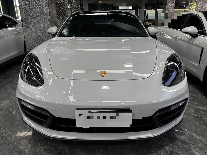 Фото 2 - Porsche Panamera