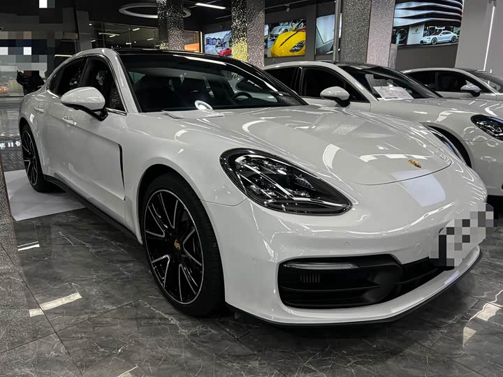 Фото 3 - Porsche Panamera