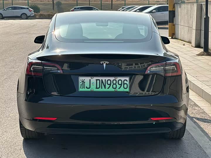 Фото 5 - Tesla Model 3