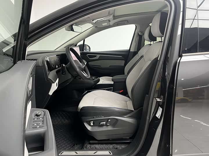 Фото 6 - Volkswagen Talagon