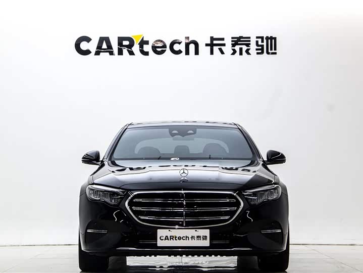 Фото 3 - Mercedes-Benz E-Class