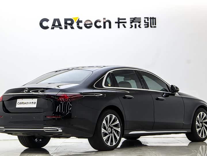 Фото 5 - Mercedes-Benz E-Class