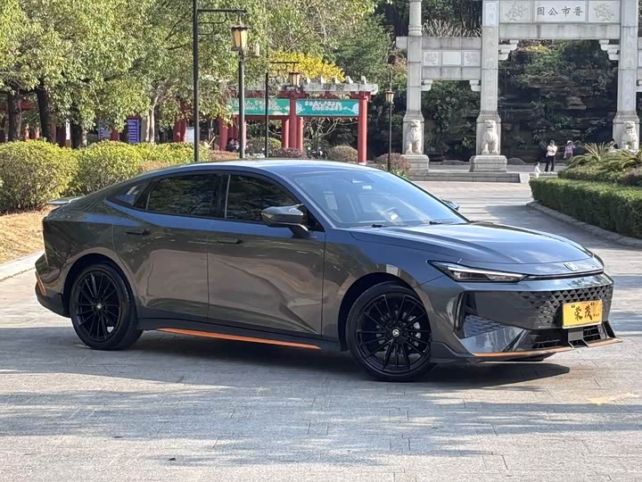 Фото 3 - Changan UNI-V