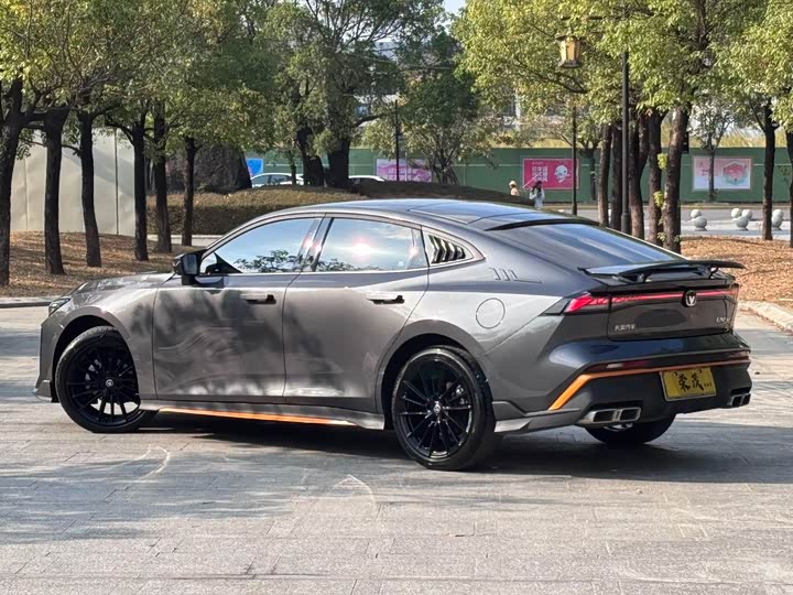 Фото 6 - Changan UNI-V