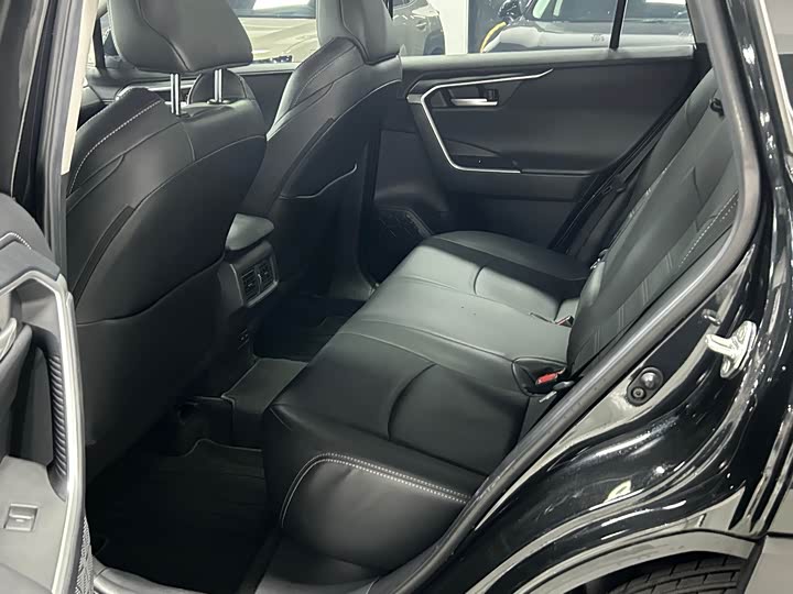 Фото 4 - Toyota Wildlander