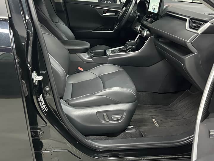 Фото 5 - Toyota Wildlander