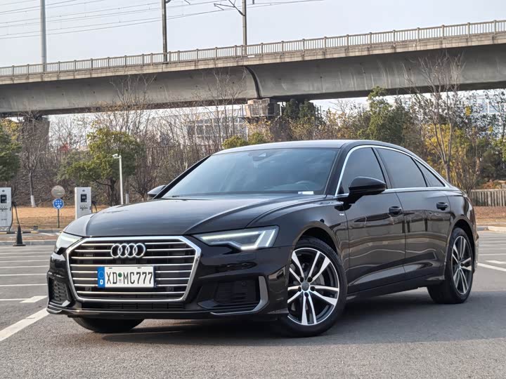 Фото 1 - Audi A6L
