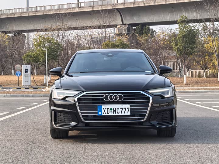 Фото 2 - Audi A6L