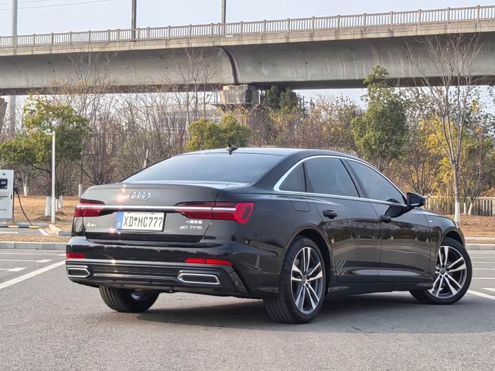 Фото 5 - Audi A6L